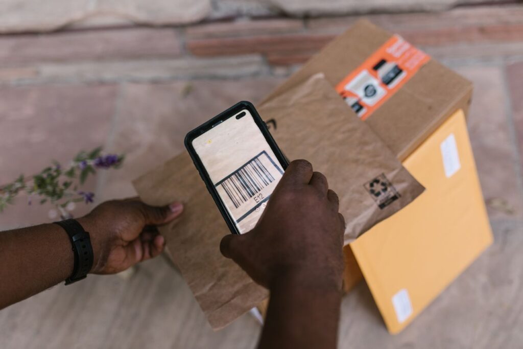 Aplicacion movil de inFlow Inventory para escanear codigos de barra en almacen